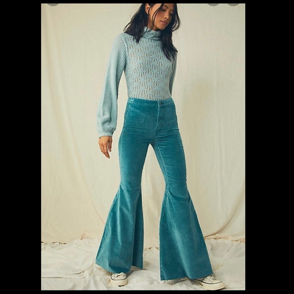 Free People Pants - Free People Green Velvet Float Flare Pants 27 NWTS